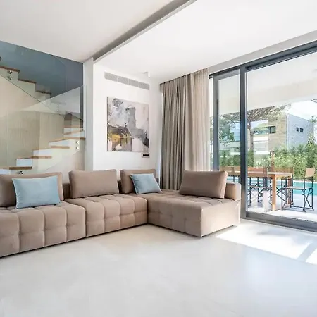 Hotel Luxury 4 Bedroom W Pool *