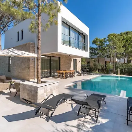 Hotel Luxury 4 Bedroom W Pool *