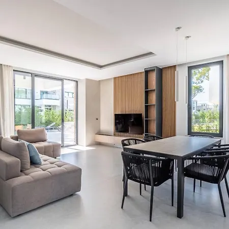 Luxury 4 Bedroom W Pool Plazhi San Pietro