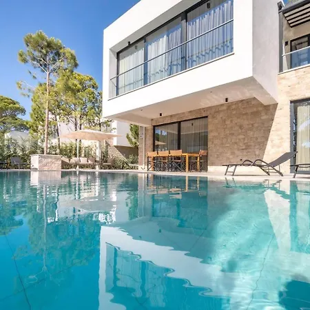 Hotel Luxury 4 Bedroom W Pool *