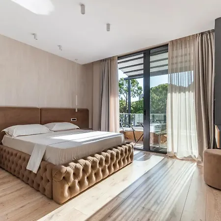 Luxury 4 Bedroom W Pool Plazhi San Pietro