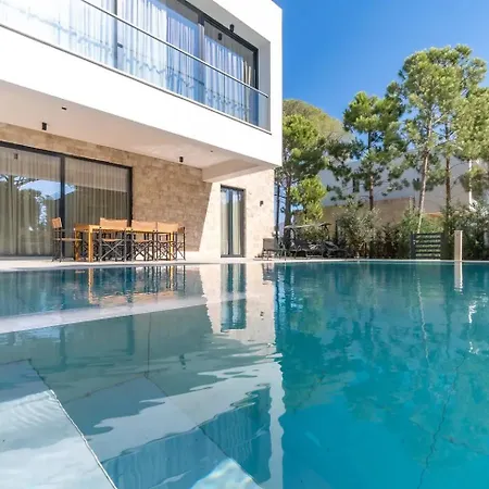 호텔 Luxury 4 Bedroom W Pool Plazhi San Pietro