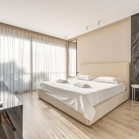 Luxury 4 Bedroom W Pool Plazhi San Pietro